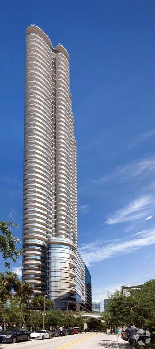 Building Photo - 1000 Brickell Plz