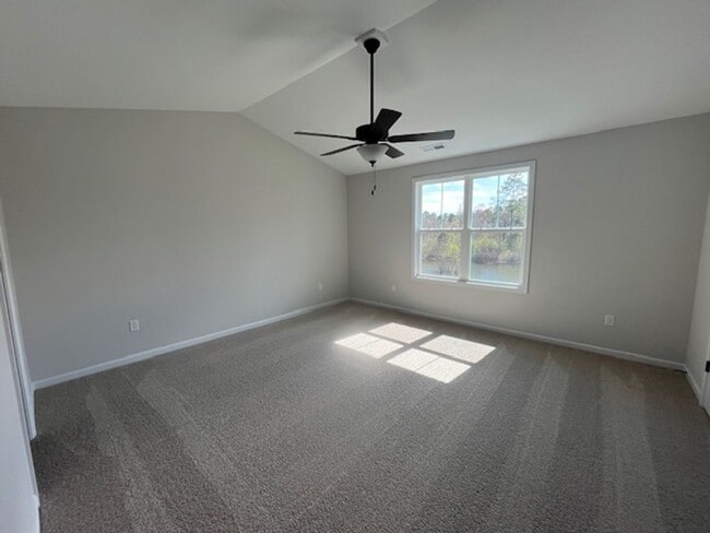 Building Photo - 8405 Paramount Point