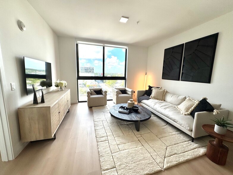 Building Photo - 242 NW 32nd St