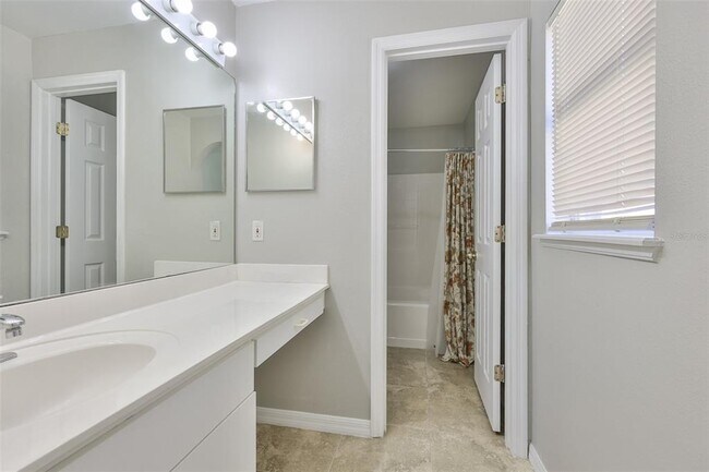 Building Photo - 6327 Gondola Dr