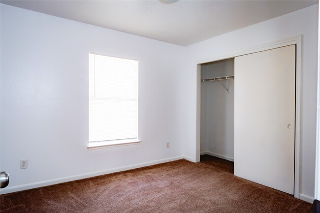 Building Photo - 3807 Gardenia Bend