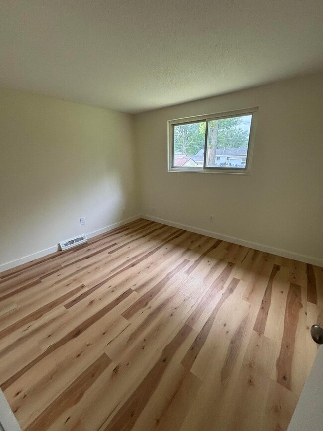 Building Photo - 4900 Kresge Dr