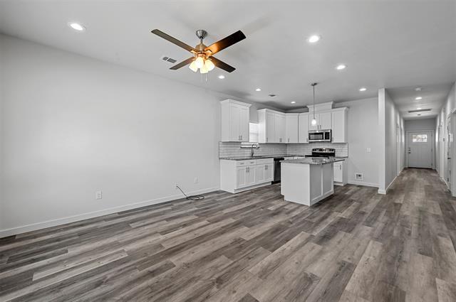 Building Photo - 517 E Heron St