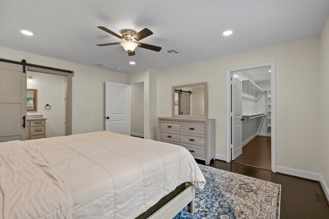 Building Photo - 2402 Chimney Rock Rd