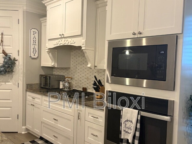 Building Photo - 211 Madison Pl Dr