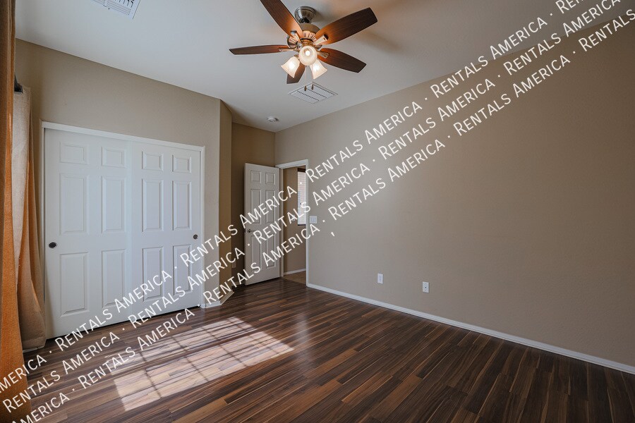 Building Photo - 2954 E Coconino Dr