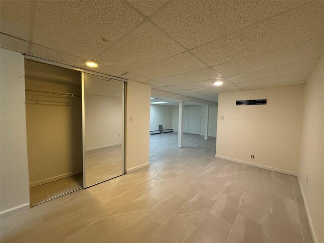 Building Photo - 1419 Apple Ln