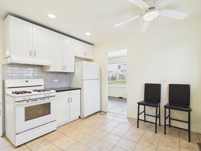 Building Photo - 209 Todd St