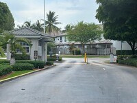 Building Photo - 2641 SE 20th Ct