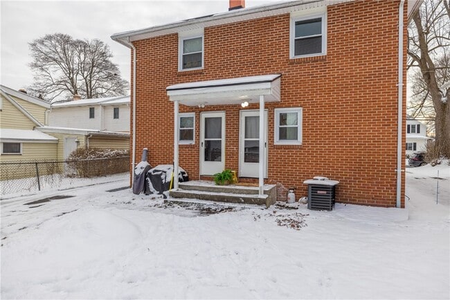 Building Photo - 207 W Ivy St