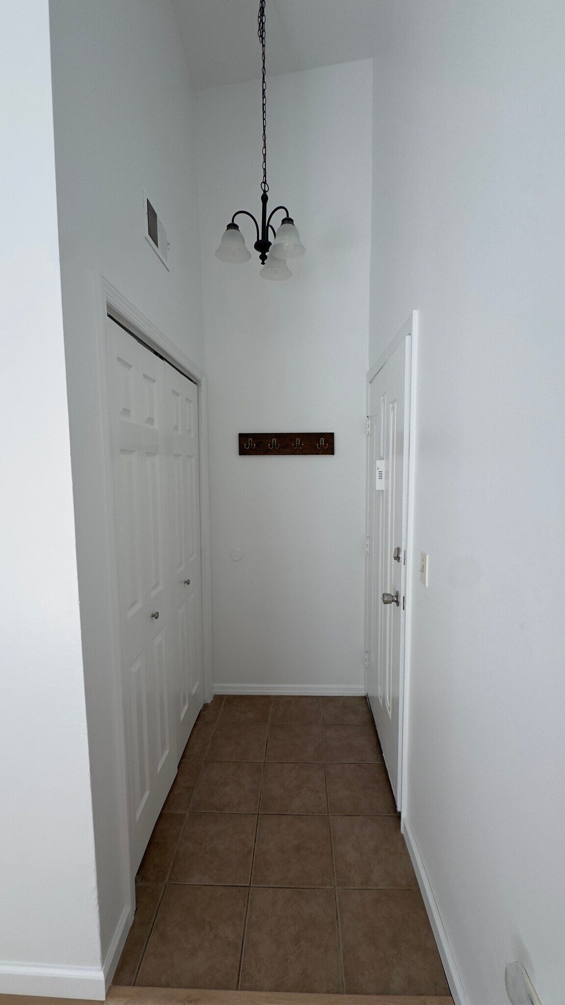 Building Photo - 1714 Spruce Hills Dr