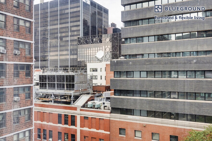 Building Photo - 500 W 56th St