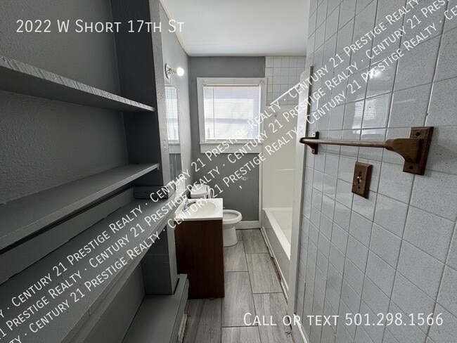 Building Photo - 2022 W Short 17th St