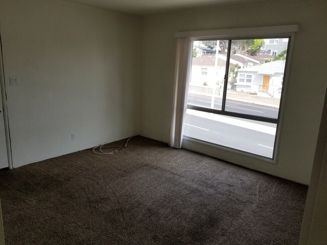 Living Room - 1306 Manhattan Beach Blvd