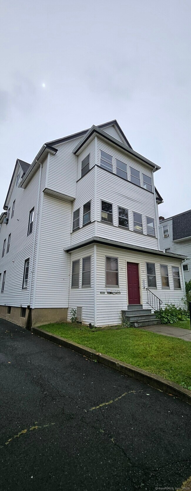 Building Photo - 71 Arnold St