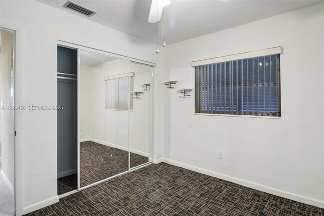 Building Photo - 10962 SW 117th St