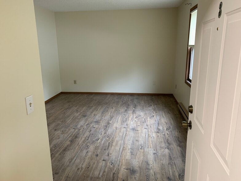 Building Photo - 1112 Devney Dr