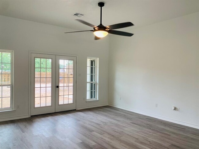 Building Photo - 3907 Quail Cir