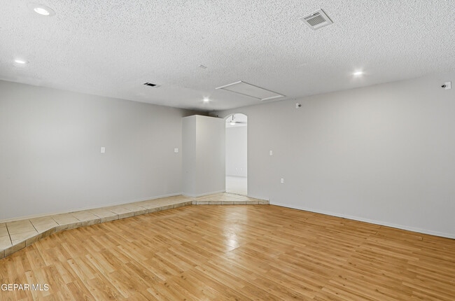 Building Photo - 12353 Tierra Apache Rd
