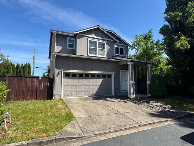 Primary Photo - (GAR) 3 Bed/ 3 Bath
