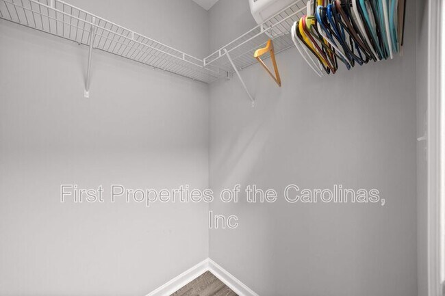 Building Photo - 16865 Timber Crossing Rd