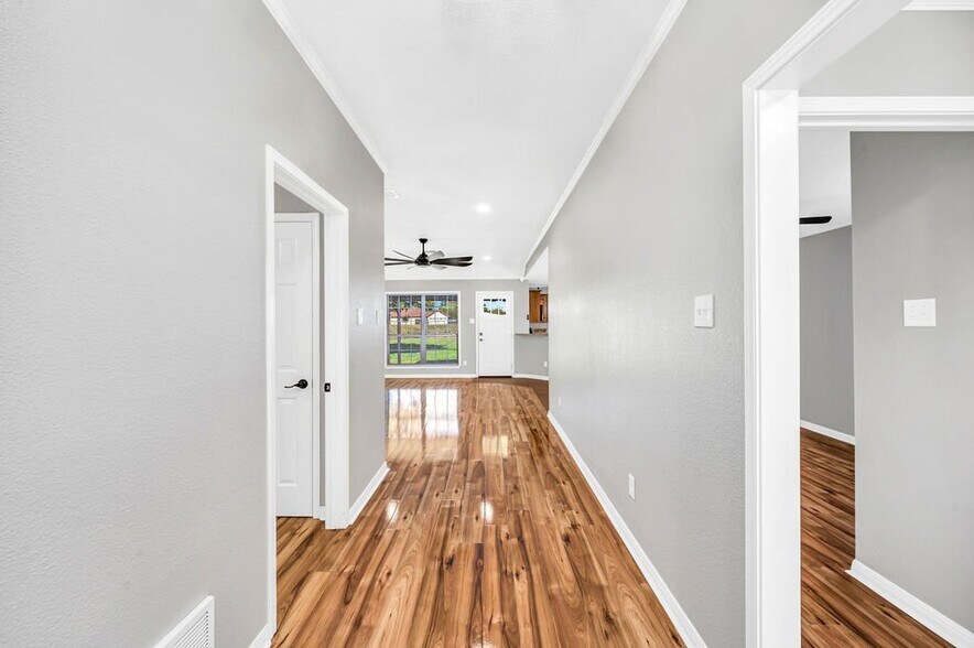 Building Photo - 4513 Rolando Ave