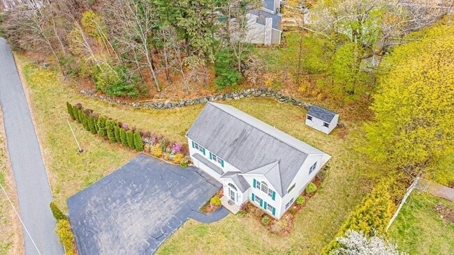 Building Photo - 32 Waltham St