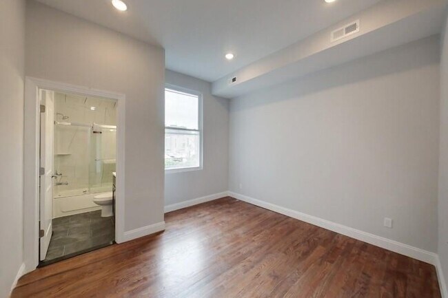 Building Photo - 130 45th St