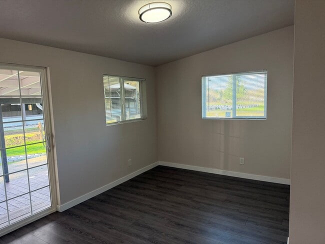 Building Photo - Updated 3 bedroom 2 bathroom house in Dexter!