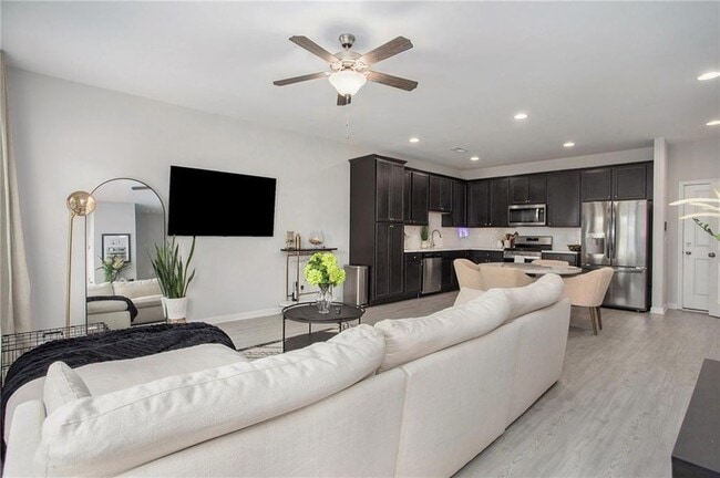 Building Photo - 1961 James Red Moore Blvd