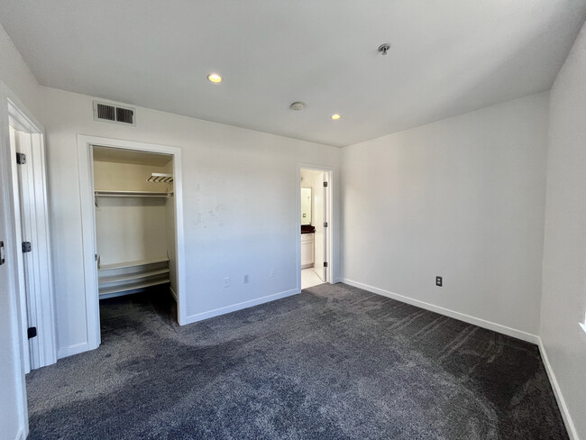 Master bedroom and walk in closet - 350 N 2nd St
