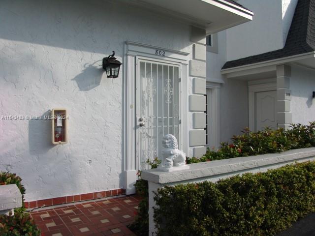 Building Photo - 802 NE 27th Ave