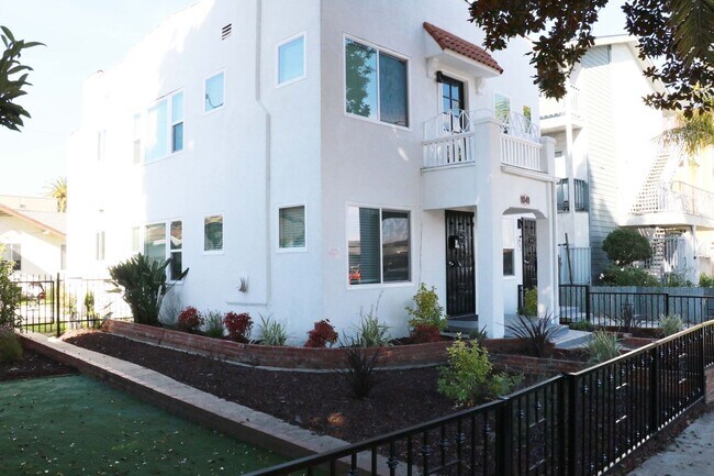 Building Photo - 1041 Dawson Ave