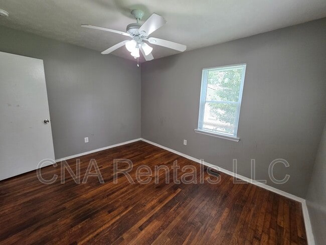Building Photo - 112 E Acres Dr SE