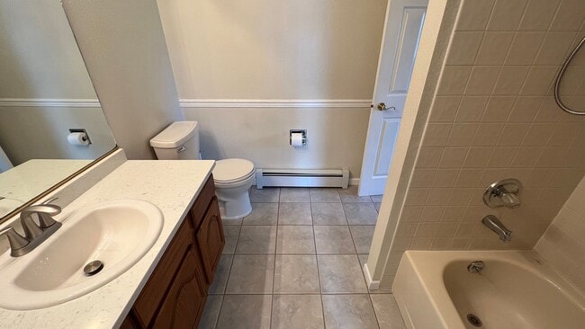 Building Photo - Lovely 2 Bedroom Townhouse Condo W/Garage - Corner Lot - Call Today!
