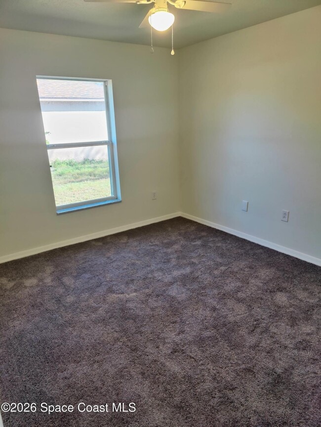 Building Photo - 219 Aladdin St NE