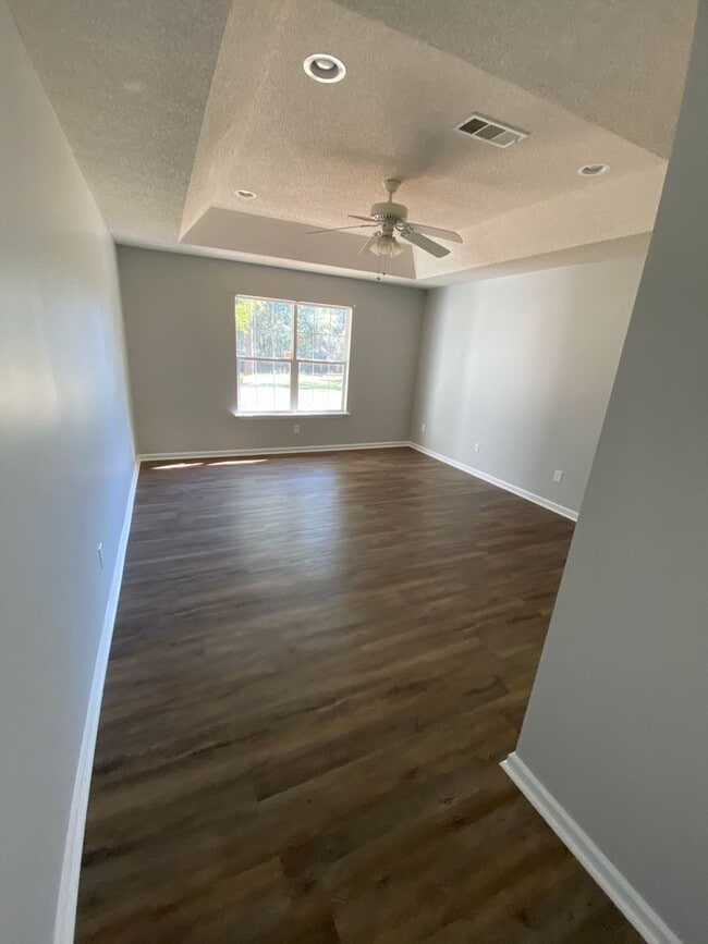 Building Photo - 181 Northwood Dr