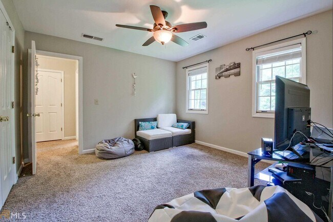 Building Photo - 208 Wysteria Ct