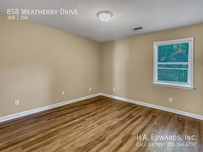 Building Photo - 858 Weatherby Dr