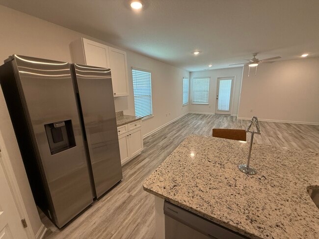 Building Photo - 225 Gray Owl Dr