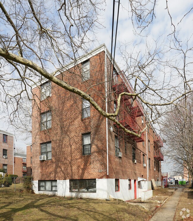 Building Photo - 155 S Ocean Ave