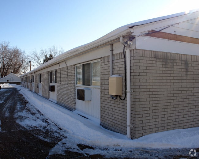 Korvette Apartments 19400 E 12 Mile Rd Roseville MI 48066 Apartment