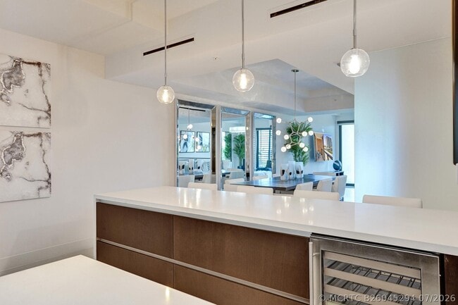 Building Photo - 3040 N Ocean Blvd