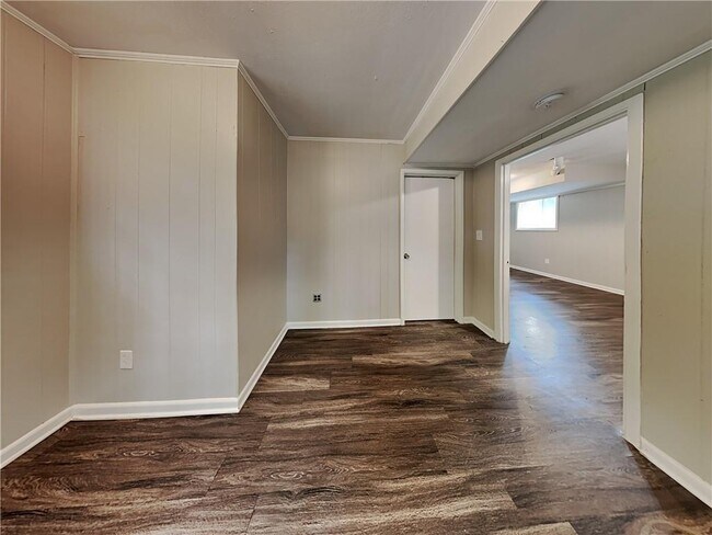 Building Photo - 5992 Monterey Dr