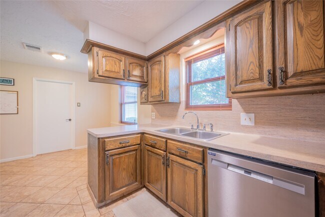 Building Photo - 9202 Benning Dr