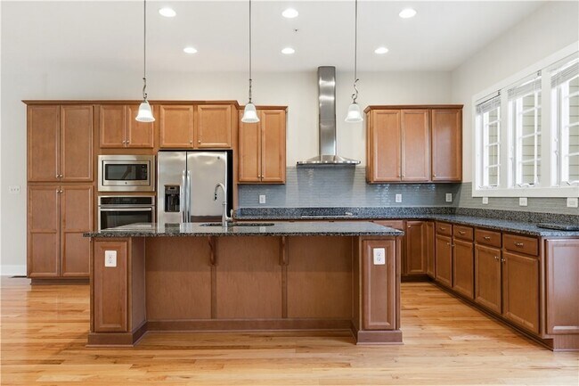 Building Photo - 335 Osona Ln
