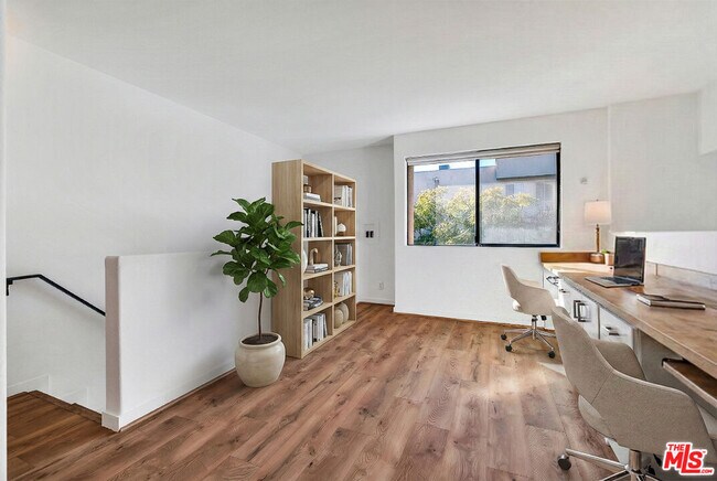 Building Photo - 9917 Tabor St