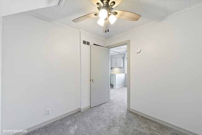 Building Photo - 4012 N Oketo Ave