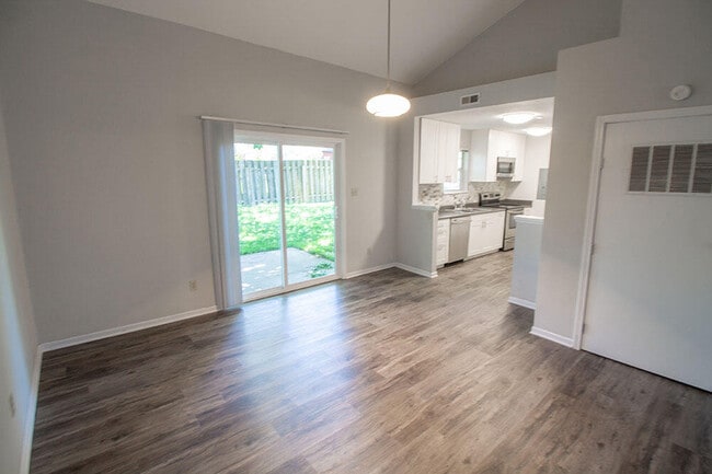 Building Photo - 3510 Forum Blvd