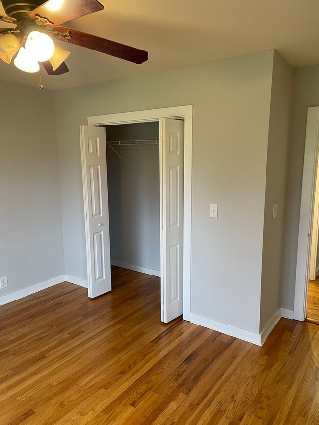 Building Photo - Executive 3/3 House in Coosa on Acreage $1...